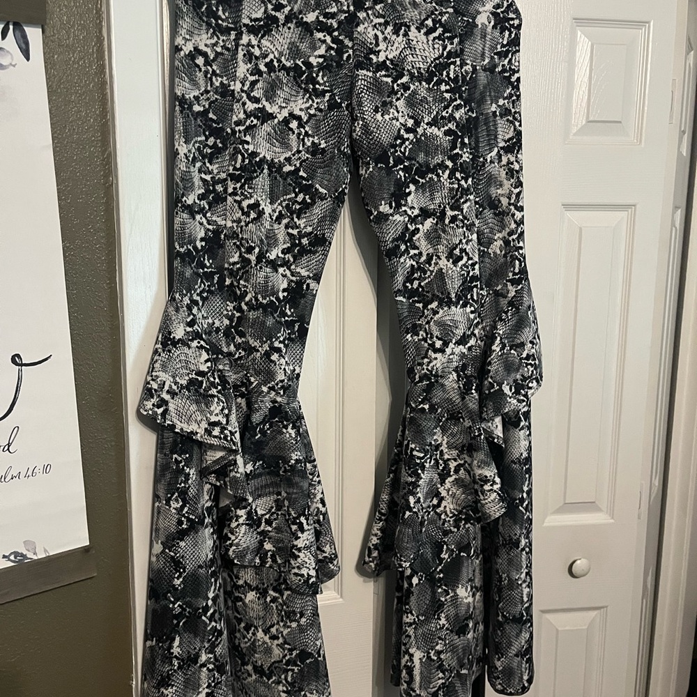 Chic Black and Gray Snakeskin print Flare Pants